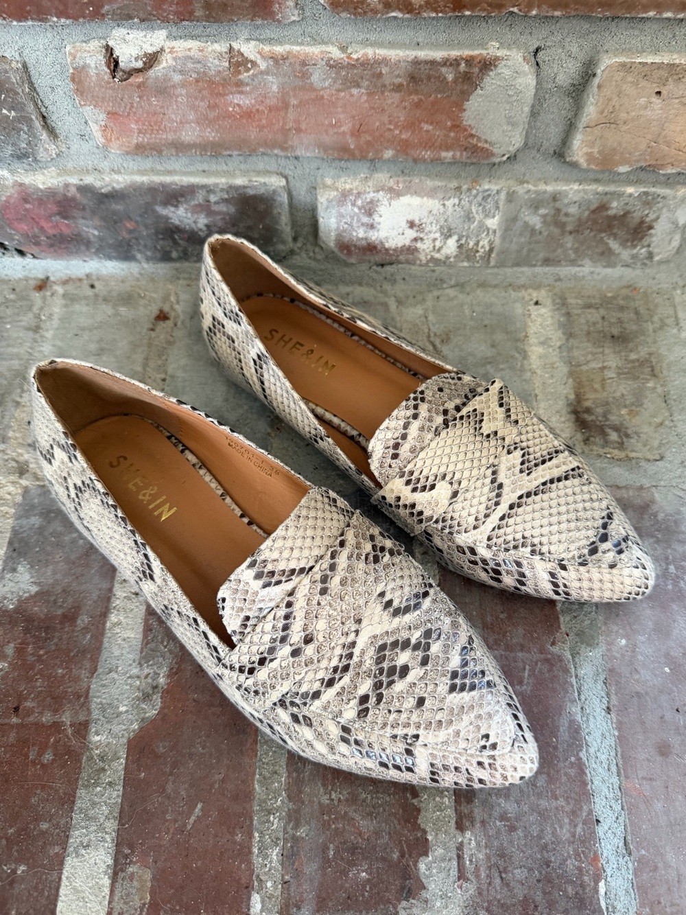 SHEIN Snake-Print Pointed Flats